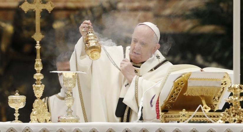 Ferenc pápának fájdalmai vannak, lemondta több szertartás vezetését