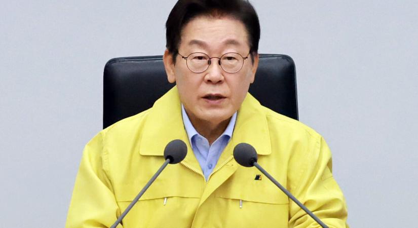 Dél-koreai elnök: Szöul a világ negyedik legnagyobb védelmi erejévé akar válni