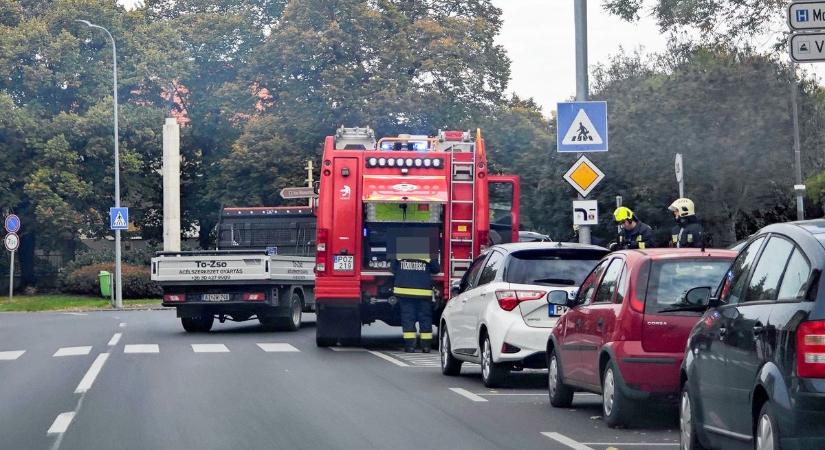 Kuka gyulladt ki Szombathelyen, vonultak a tűzoltók - fotók