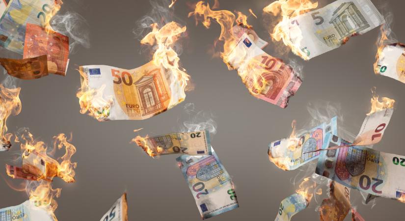 21 millió forint értékben utalt, későn jött rá hogy csalóknak