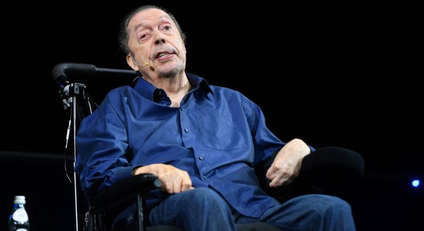 Interjút adott a stroke-túlélő Tim Curry, akinek újra meg kellett tanulnia beszélni