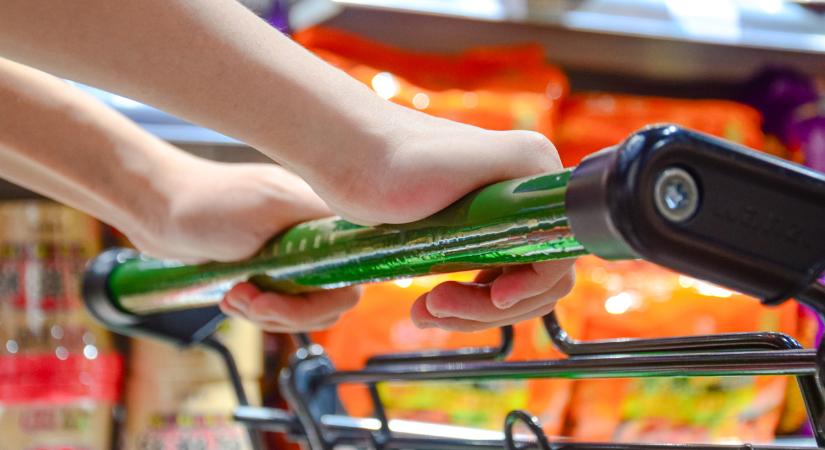 Így változik a boltok nyitvatartása az október 23-i hosszú hétvégén
