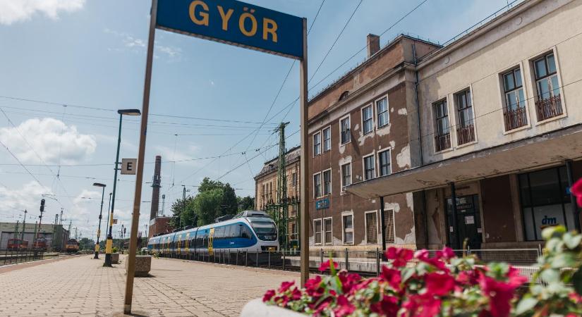 Súlyosabbak a károk, még mindig nem állt helyre a vasúti közlekedés Győrnél