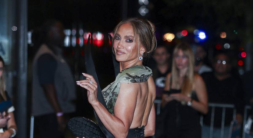 Kiborult Jennifer Lopez első férje: megcsalással vádolja a világsztárt