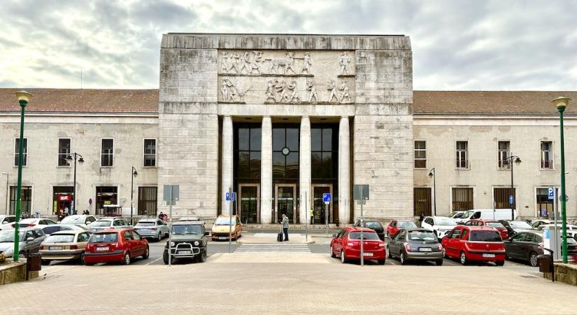 Újabb fennakadás a győri vasútvonalon – vasárnap este leállt a forgalom