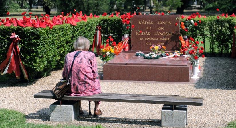Hihetetlen, mit tett egy ismeretlen Kádár János sírjára