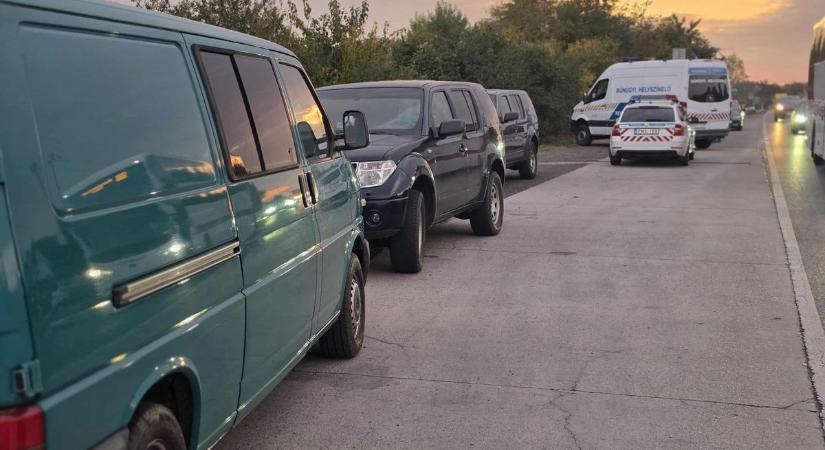 Bűnügyi helyszínelők és kommandósok a Szentlőrinci úton – mi történhetett? (FOTÓKVIDEÓ)
