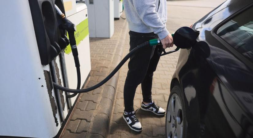 Most már várd meg a keddet – újabb árcsökkenés érkezik!