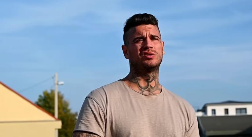 Pszichiátriai kezelésre küldik a „rappert”, aki élő adásban bántalmazta nyolcéves fiát