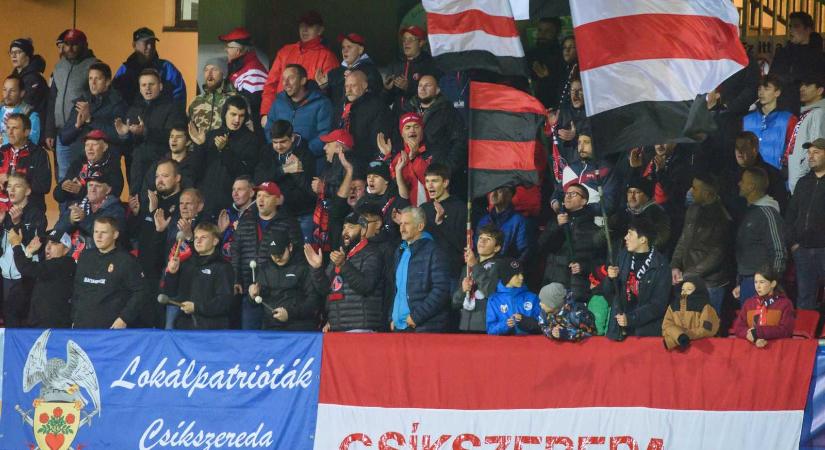 Székely és magyar szimbólumok a lelátón – Büntetés jár érte?