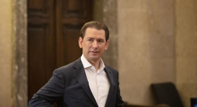 Törtélnemi pillanat, ablak a diplomáciára – a volt osztrák kancellár is megosztott a véleményét a budapesti békecsúcsról