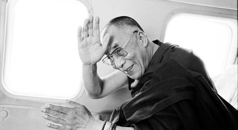 Papp János hangján szólal meg a Dalai Láma – Megérkezett a film előzetese