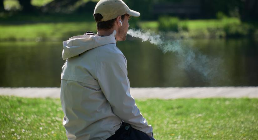 Kiszivárgott dokumentum – két tűz közé kerültek a dohányosok