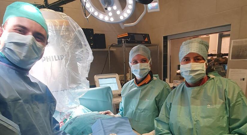 Érzékeny a titánra, hát aranybevonatú pacemakert kapott egy beteg a pécsi klinikán