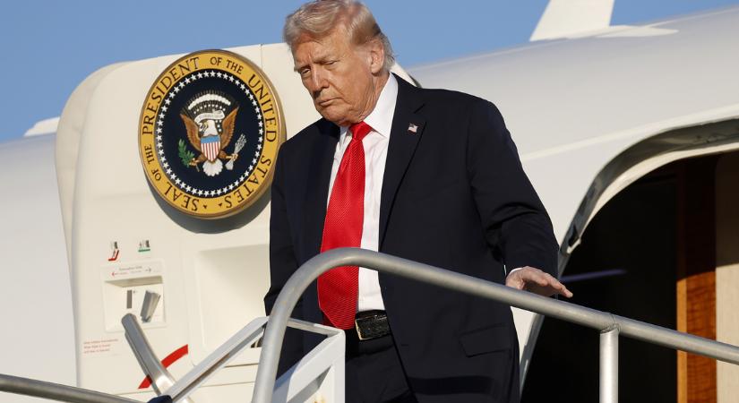 Gyanús vadászlest találtak a Palm Beach-i reptéren, sietve menekítették ki Donald Trumpot