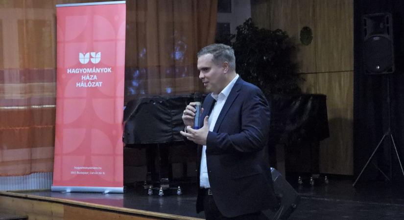 Különleges konferenciát „szőttek” Mátészalkán (fotókkal)