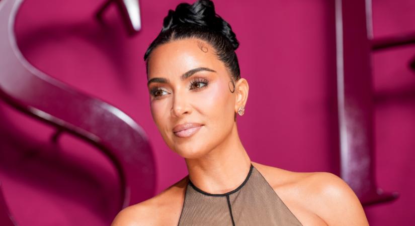 Kim Kardashian horrorisztikus ruhája a frászt hozta a közönségre – fotó