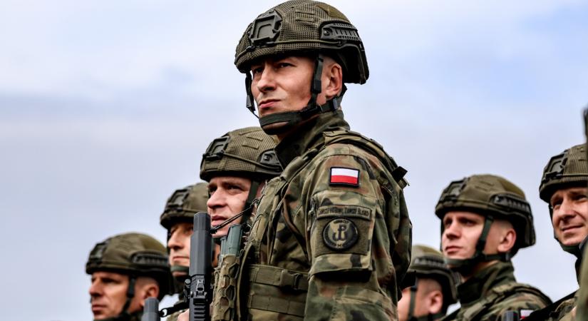 Tartanak az oroszoktól: tömegesen vesznek részt katonai kiképzésen a lengyelek