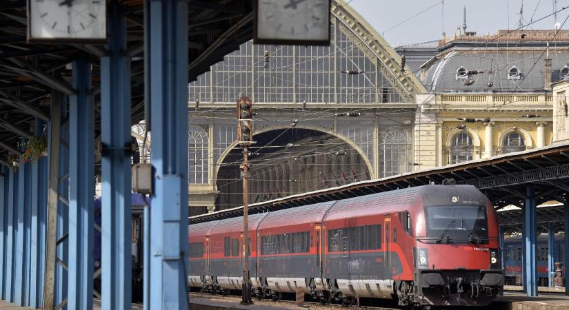 A Keleti elromlott biztosítóberendezései miatt kevesebb vágányon járnak a vonatok
