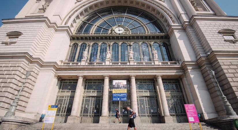 Komoly fennakadások vannak a Keleti pályaudvarnál, kevesebb vágányon közlekedhetnek a vonatok