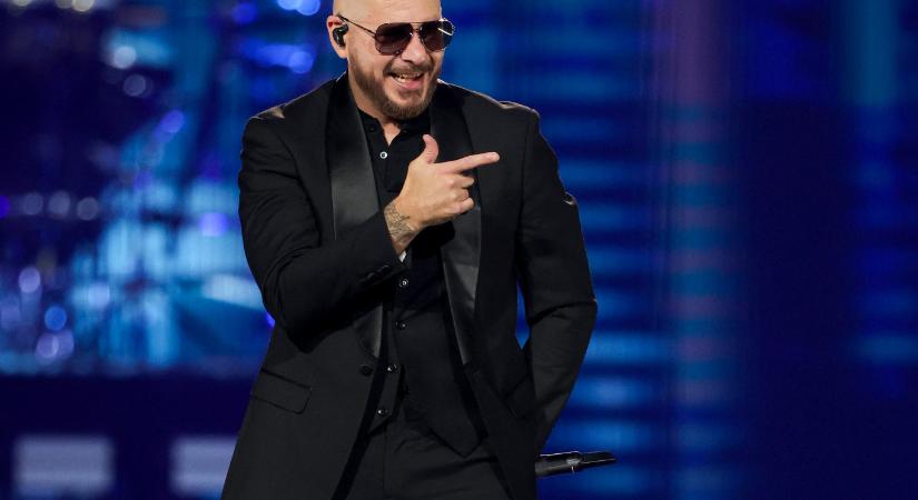Pitbull Magyarországra jön
