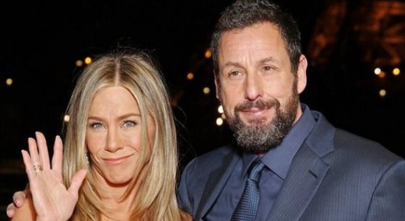 Adam Sandler évente egyszer virágot küld Jennifer Anistonnak: a gesztus mögött szívszorító ok áll