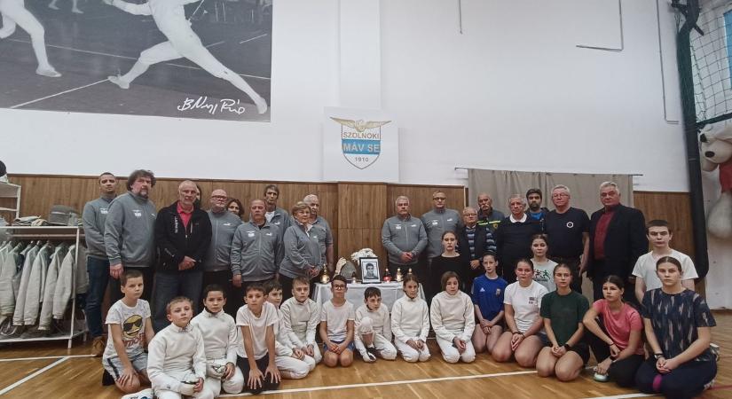 58 évesen távozott a legendás sportoló, Szolnok is gyászol – galériával, videóval