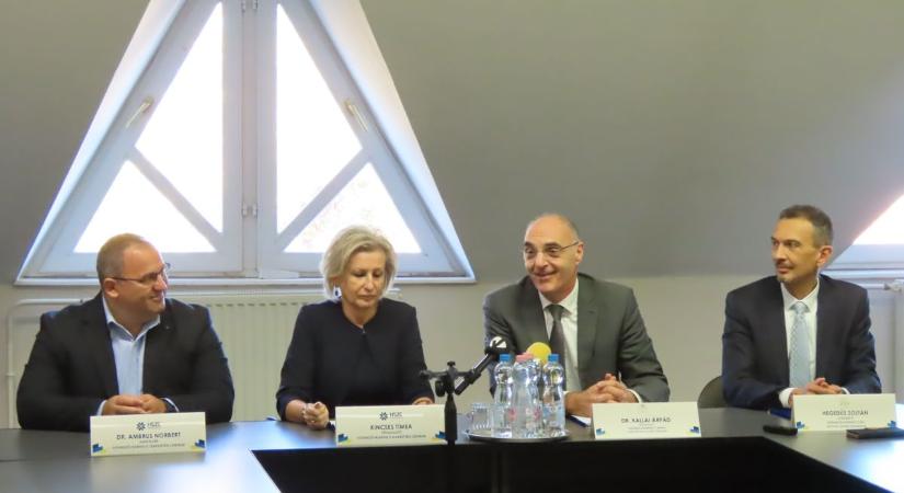 Így próbálják vonzóbbá tenni az egészségügyi pályát Hódmezővásárhelyen