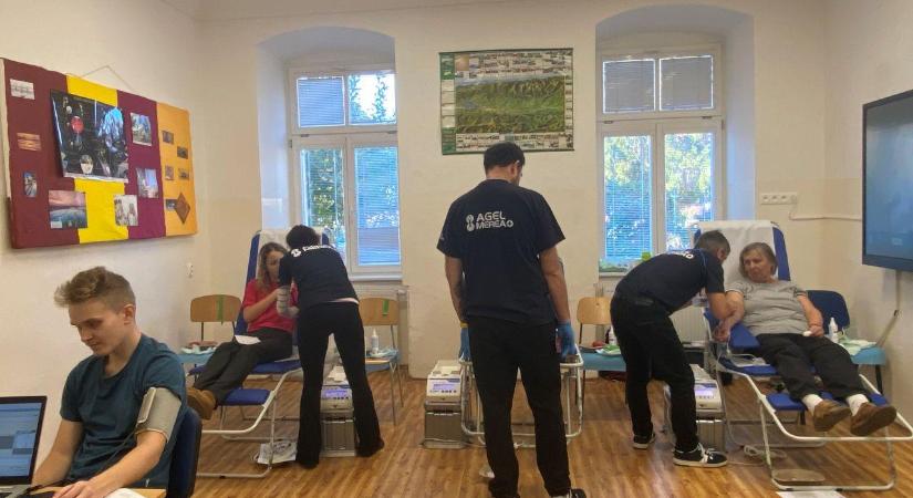 56 csepp vér – önkéntes véradás a szabadságharc tiszteletére