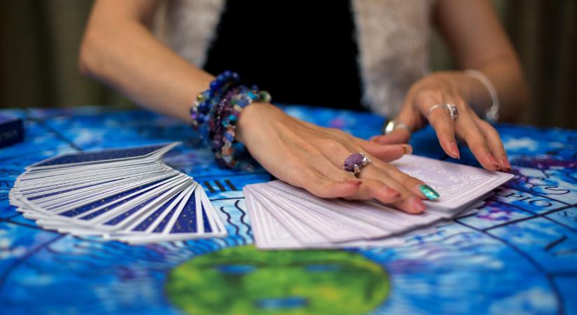 Heti Tarot jóslás: a Főpap kártyája szerint hallgass a belső hangodra
