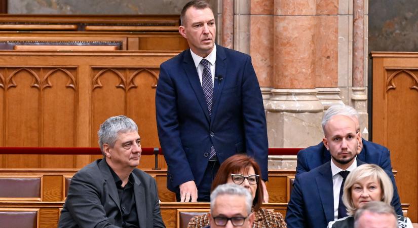 Rétvári Bence: A DK önjelölt prófétának hisz, aki 13 évig démoni befolyás alatt élt