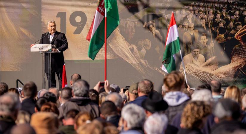 Orbán Viktor: Minden mellettünk szól!