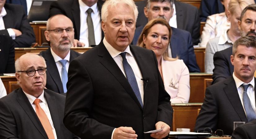 Személyesen Semjén Zsolttól kérdezte a DK, ki az a Zsolt bácsi