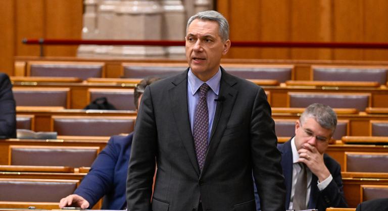Lázár János elárulta, min dolgoznak, rendkívüli szigorítás jöhet