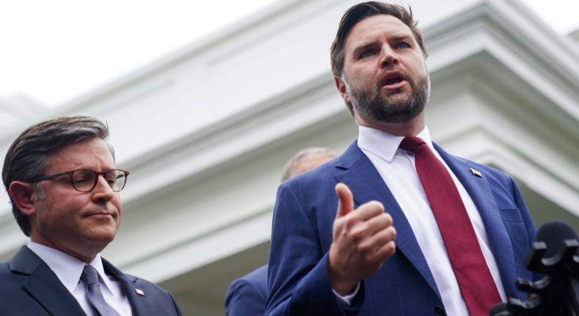 Robbanás történt az amerikai elnök konvoja mellett