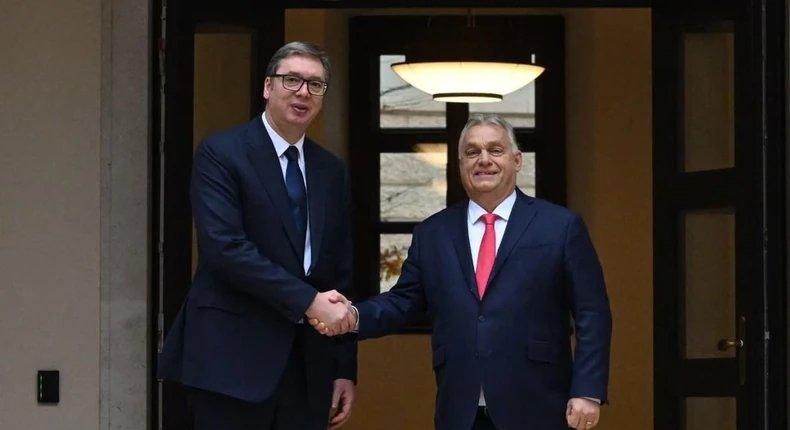 Vučić fontos témákról tárgyal Orbánnal Budapesten