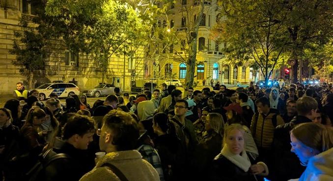 Tüntetnek a BGE hallgatói az egyetem átszervezése miatt