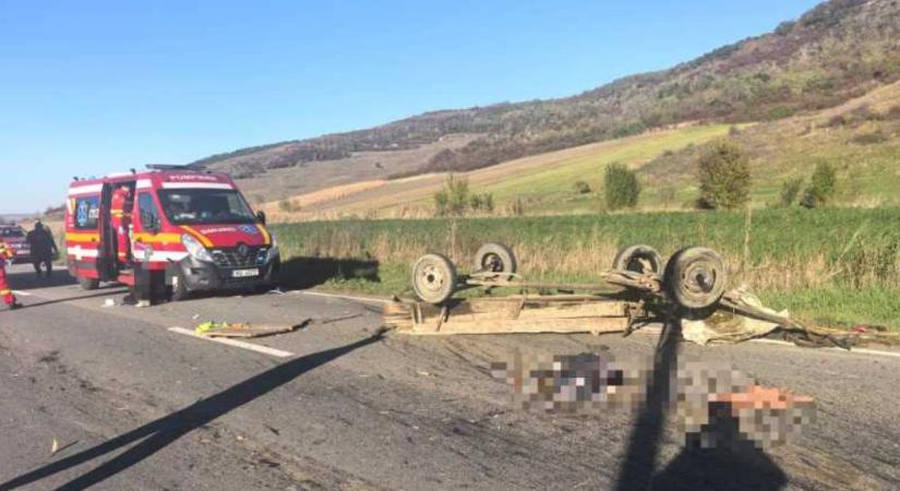 Halálos baleset Maros megyében: teherautó ütközött lovasszekérrel