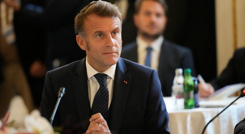 A francia elnök hivatalában fogadta Nicolas Sarkozyt a bebörtönzése előtt