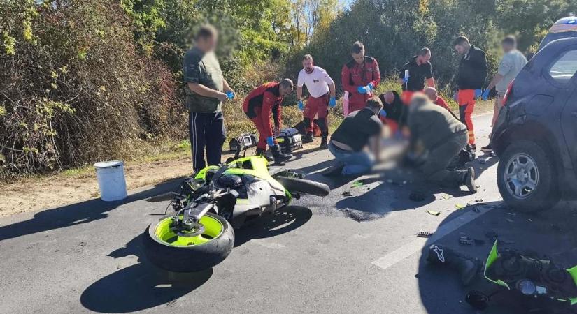 Halálos motorbaleset Kengyelnél: híresség a tragédia áldozata