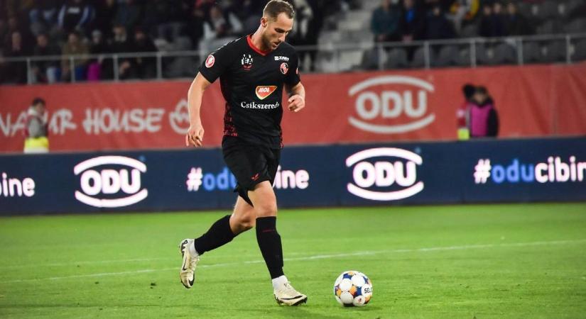Most nem a magyar és a székely zászló volt a gond: a Csíkszereda győzelme közben kivonultak a román szurkolók a stadionból