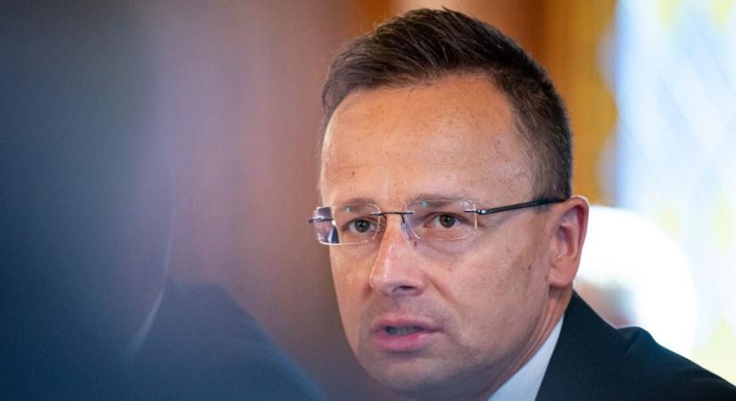 Szijjártó kijelentette: a kormány minden jogi eszközt megragad, hogy meggátolja az orosz energia betiltását célzó javaslatot