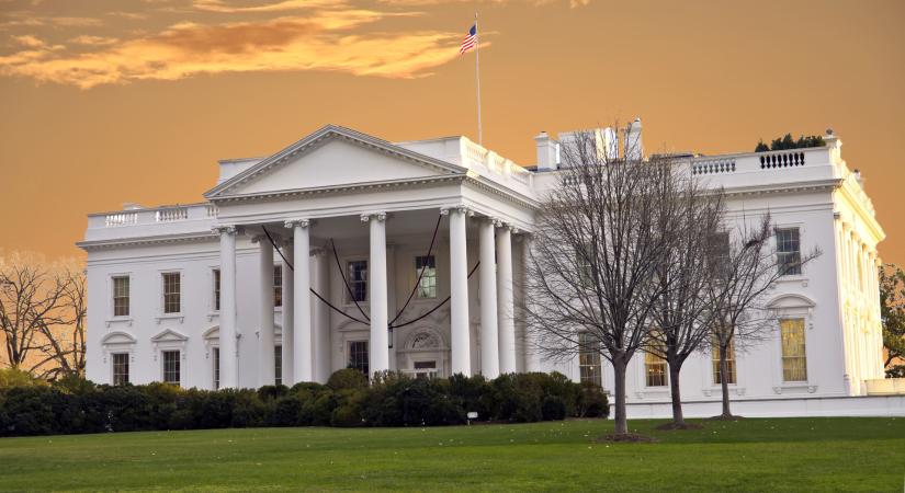 Donald Trump buldózerrel esett a Fehér Háznak, teljesen átépíti az egyik szárnyat
