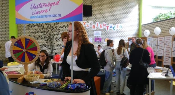 Tömegvonzás, nagy merítés a szakmák napján (galériával)