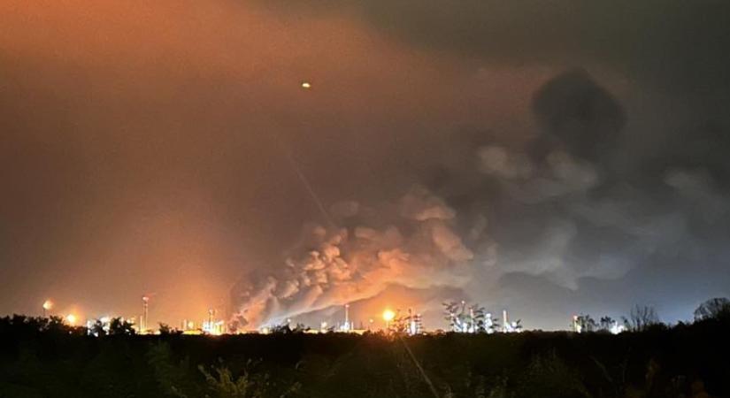 Tűz keletkezett a Mol százhalombattai finomítóján belül