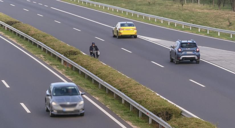 Ha már az autópályán biciklizett, gondolta, mehet szembe, a belső sávban is