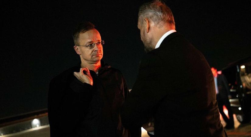 Most dől el a budapesti békecsúcs sorsa: Szijjártó Péter váratlanul a világ túloldalán tűnt fel, onnan üzent a magyaroknak – "Komoly napok jönnek"