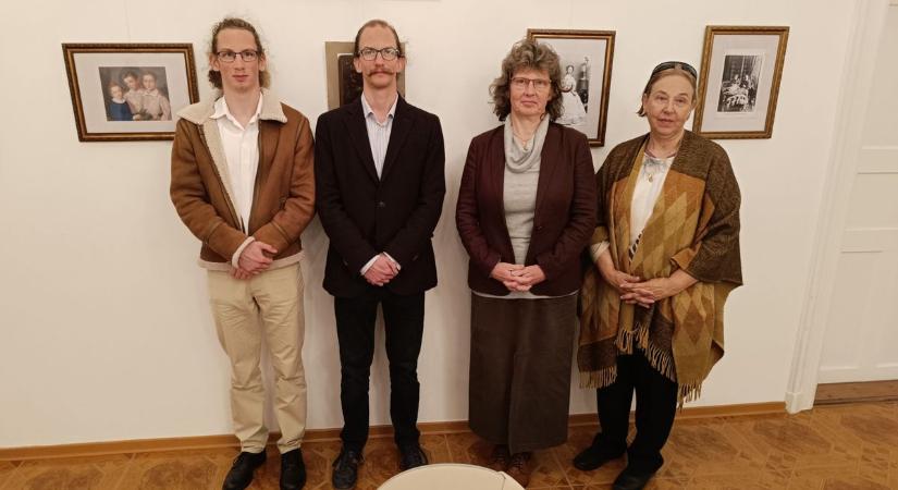 Nemesek találkozója az adonyi kúriában a Csáky-családdal is