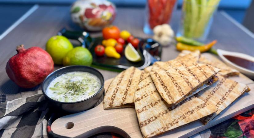 Mexikói ízvilágú, batátás quesadilla – laktató, fehérjében gazdag fűszeres fogás