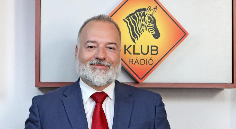 Lattmann: Volt már olyan, hogy letartóztatási parancs hatálya alatt álló államfő utazgatott a világban
